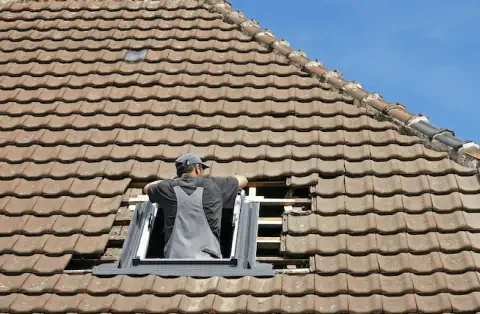 Pose de velux - Castelnau-de-Mandailles